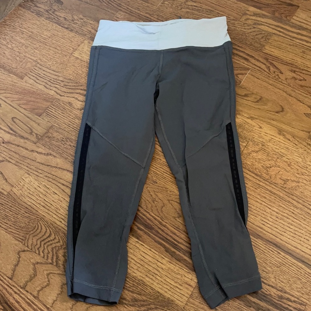 Gray Lululemon Crop w striped waistband